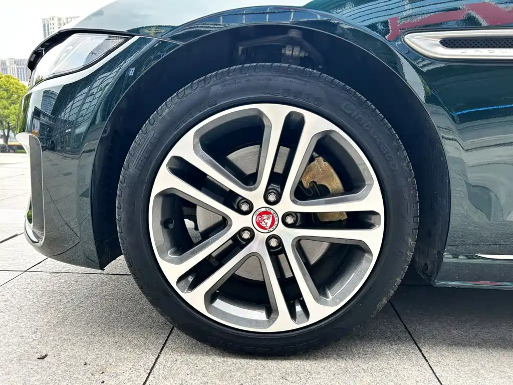 Jaguar XEL 2023 — фото 20