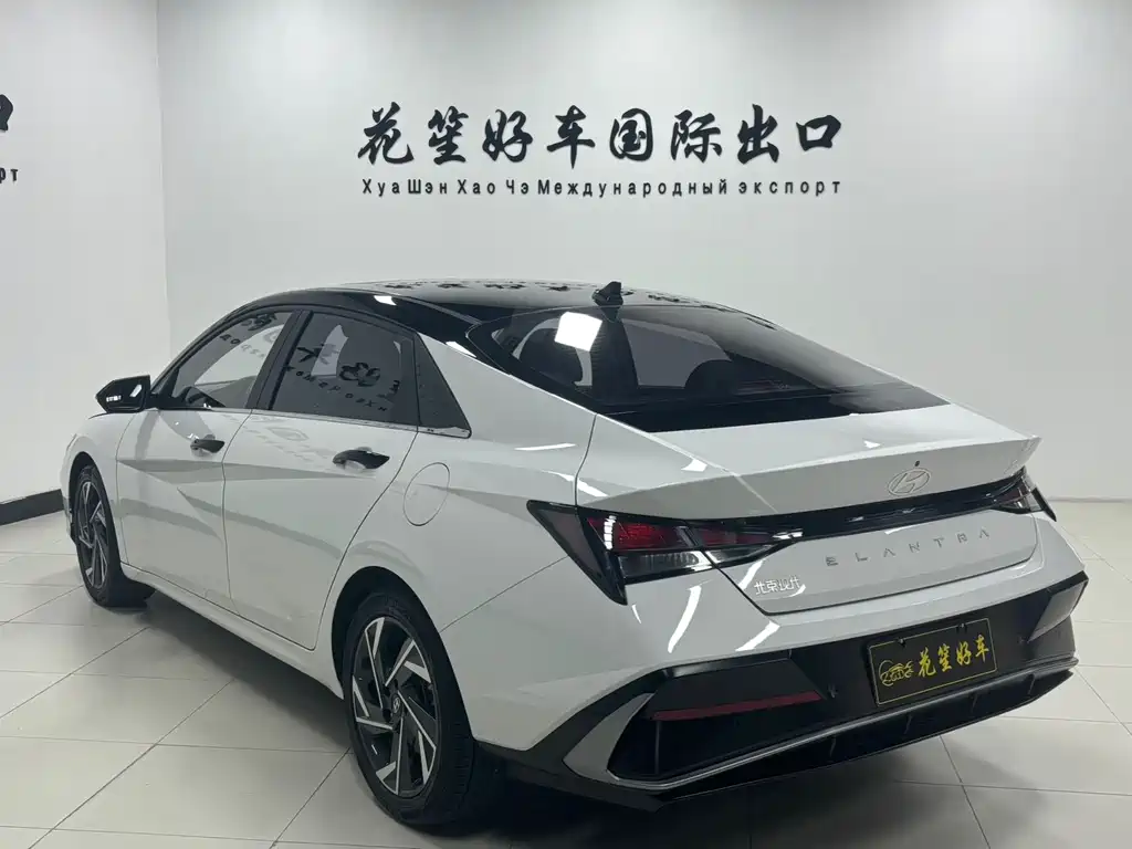 Hyundai Elantra 2023