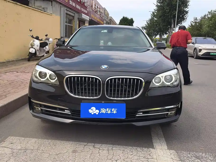 BMW 7 Series 2013 — фото 2