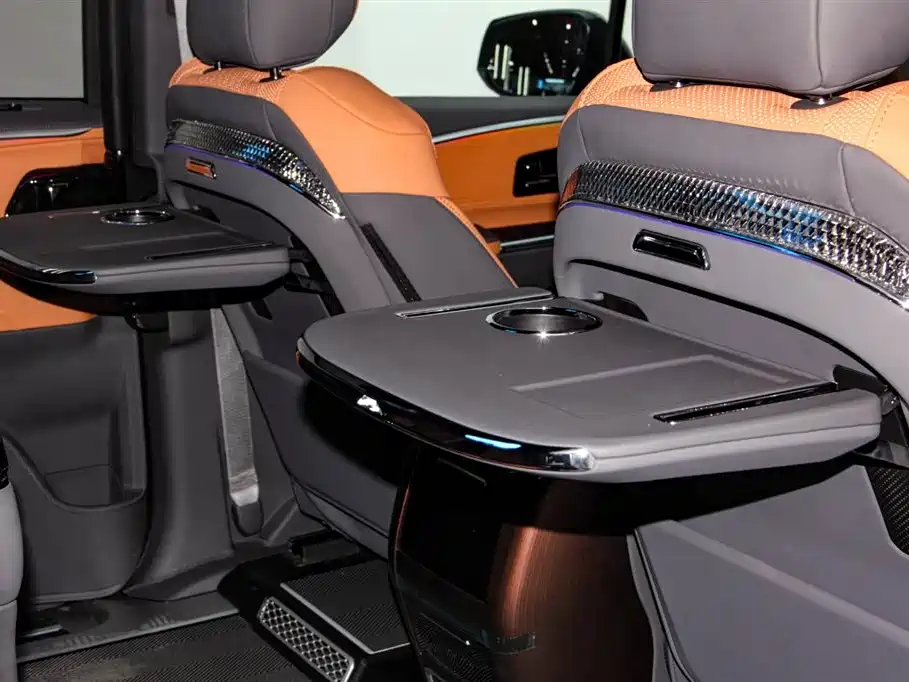 Toyota Sienna — фото 18