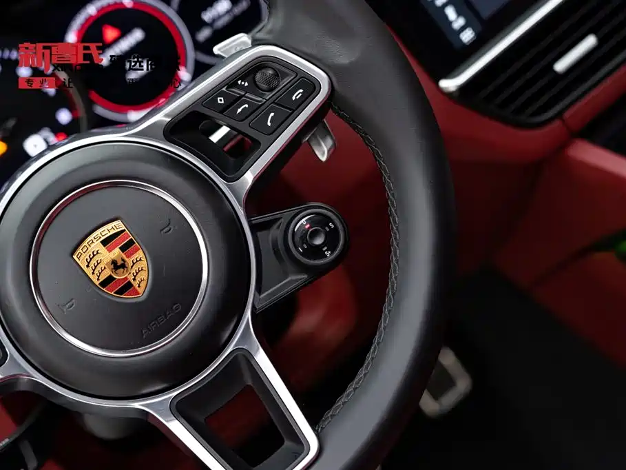 Porsche Cayenne 2019 — фото 20