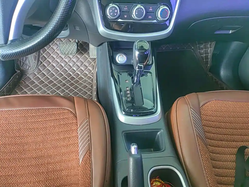 Nissan Tiida 2016 — фото 14