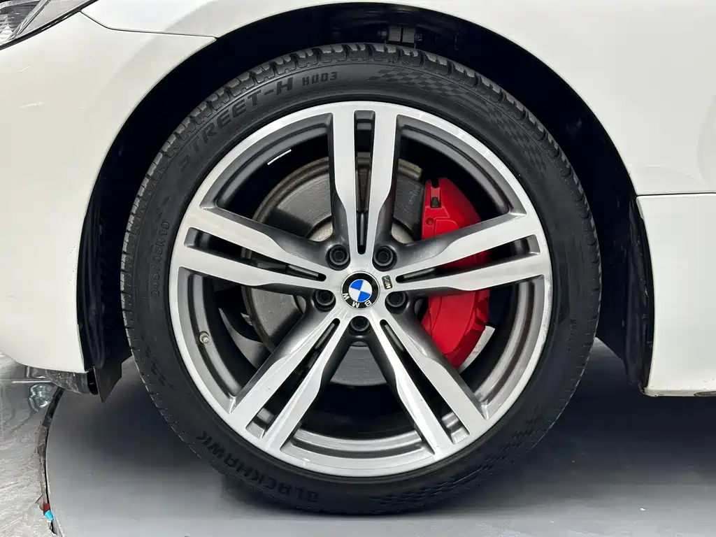 BMW 6 Series GT 2022 — фото 24