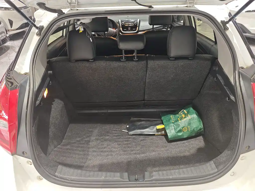 Toyota Yaris L 2019 — фото 25