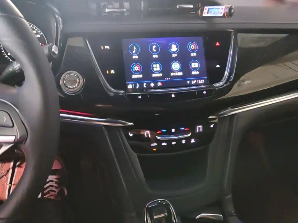 Cadillac XT6 2021 — фото 9