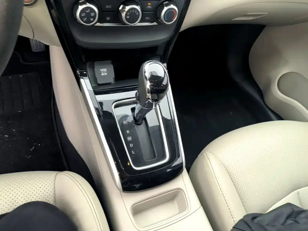 Nissan Sylphy 2018 — фото 14