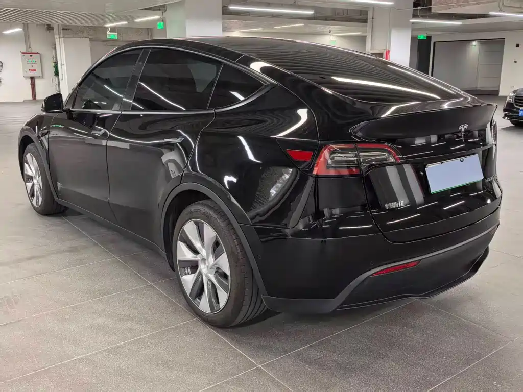 Tesla Model Y 2023 — фото 7