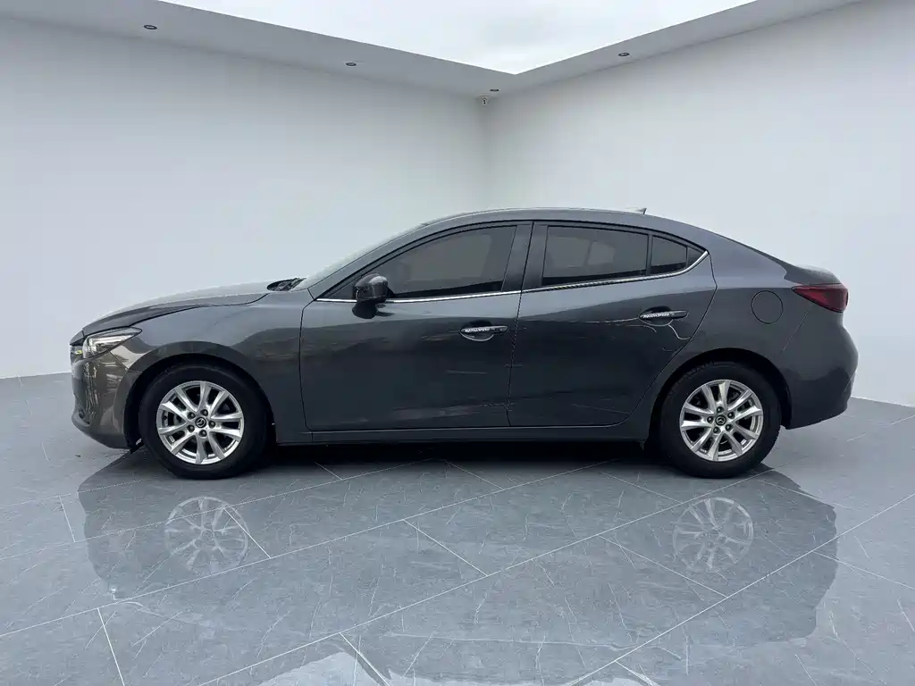 Mazda 3 Axela 2018 — фото 16