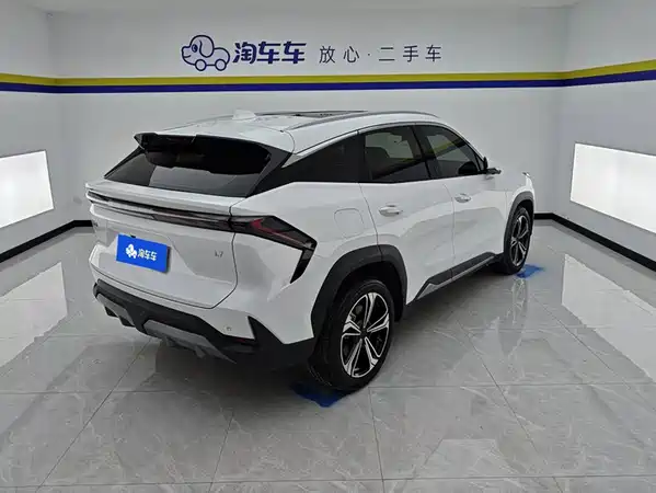 Geely Galaxy L7 2024