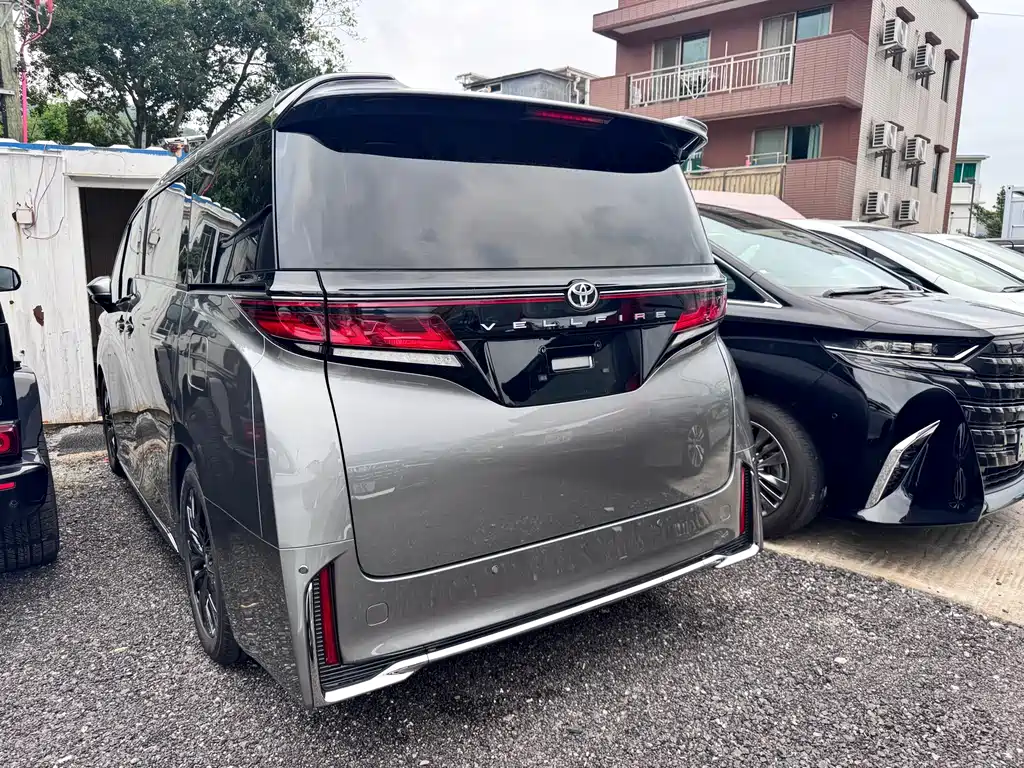Toyota Vellfire 2026 — фото 2