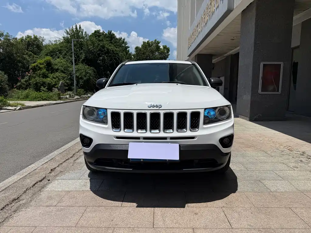 Jeep Compass 2013 — фото 2