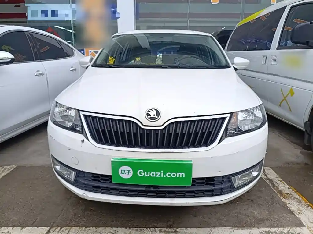 Skoda Rapid Spaceback 2016 — фото 3