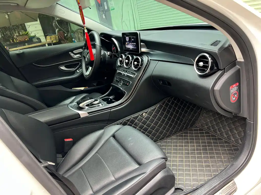 Mercedes-Benz C-Class 2017 — фото 10