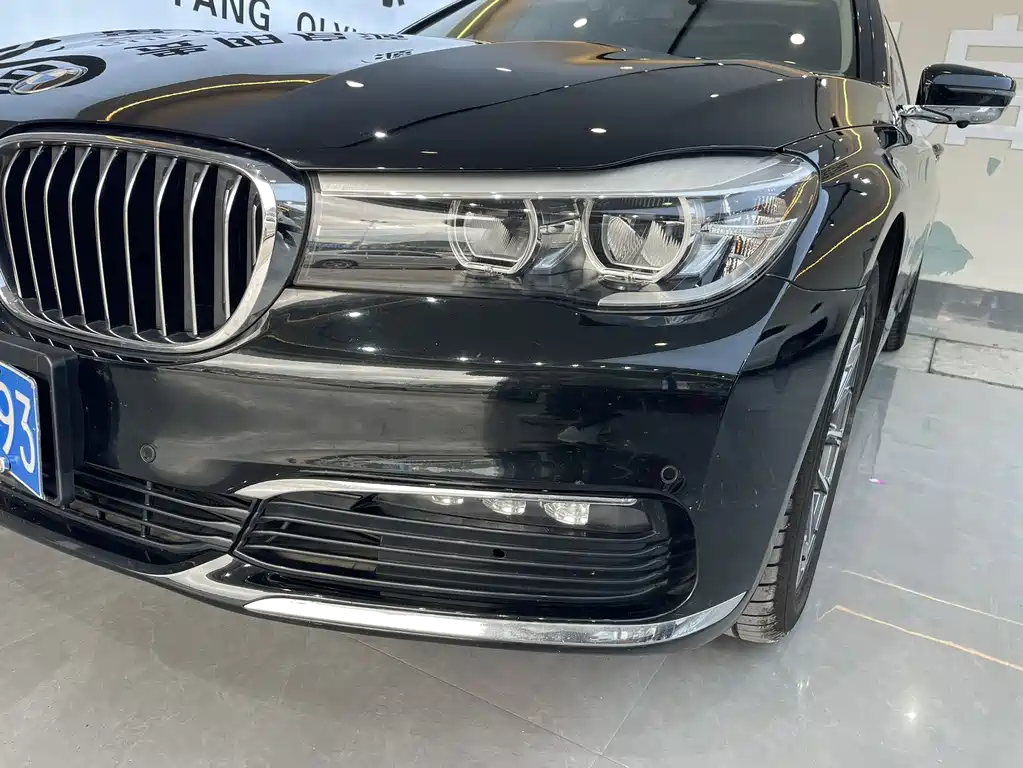 BMW 7 Series 2017 — фото 14