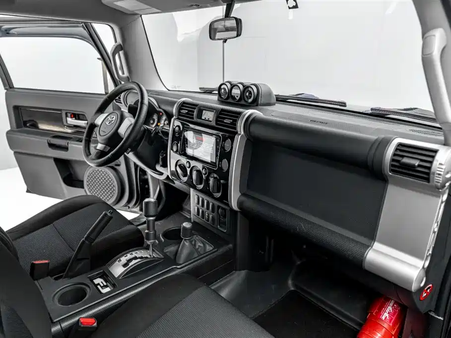 Toyota FJ Cruiser 2020 — фото 18