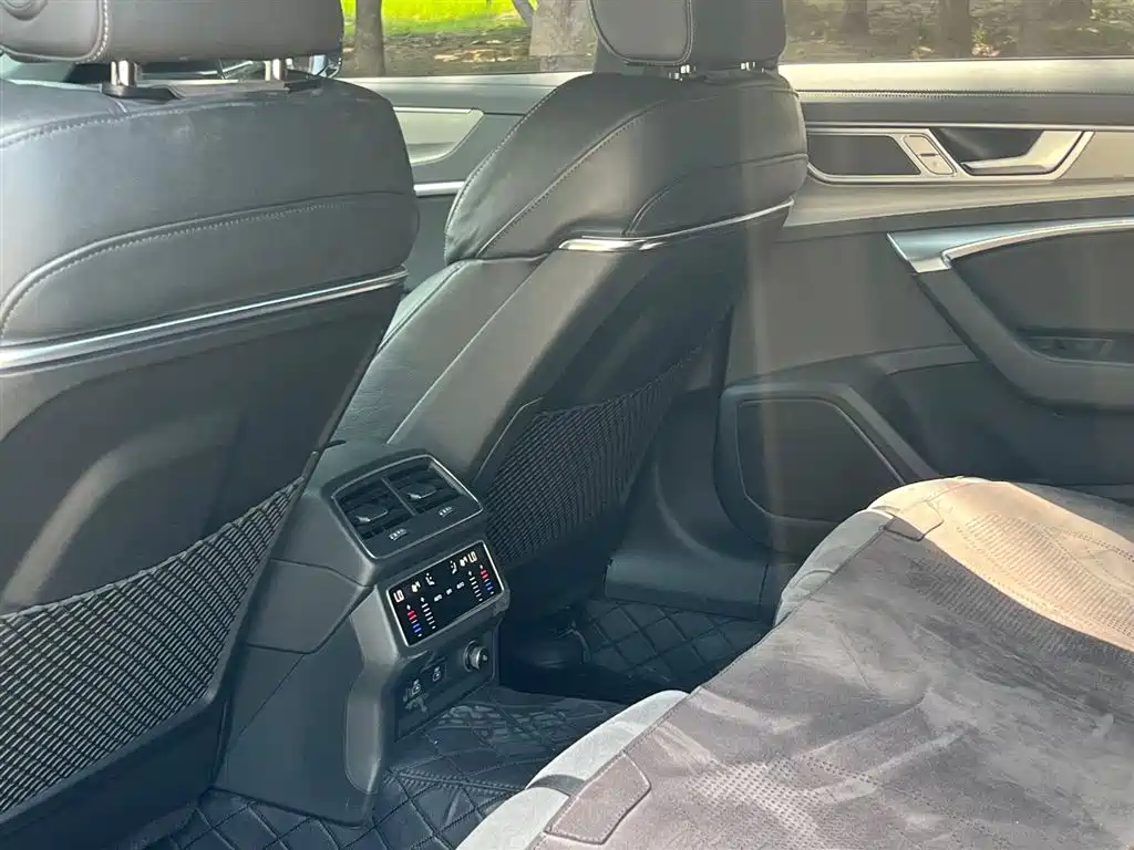 Audi A6L 2023 — фото 10