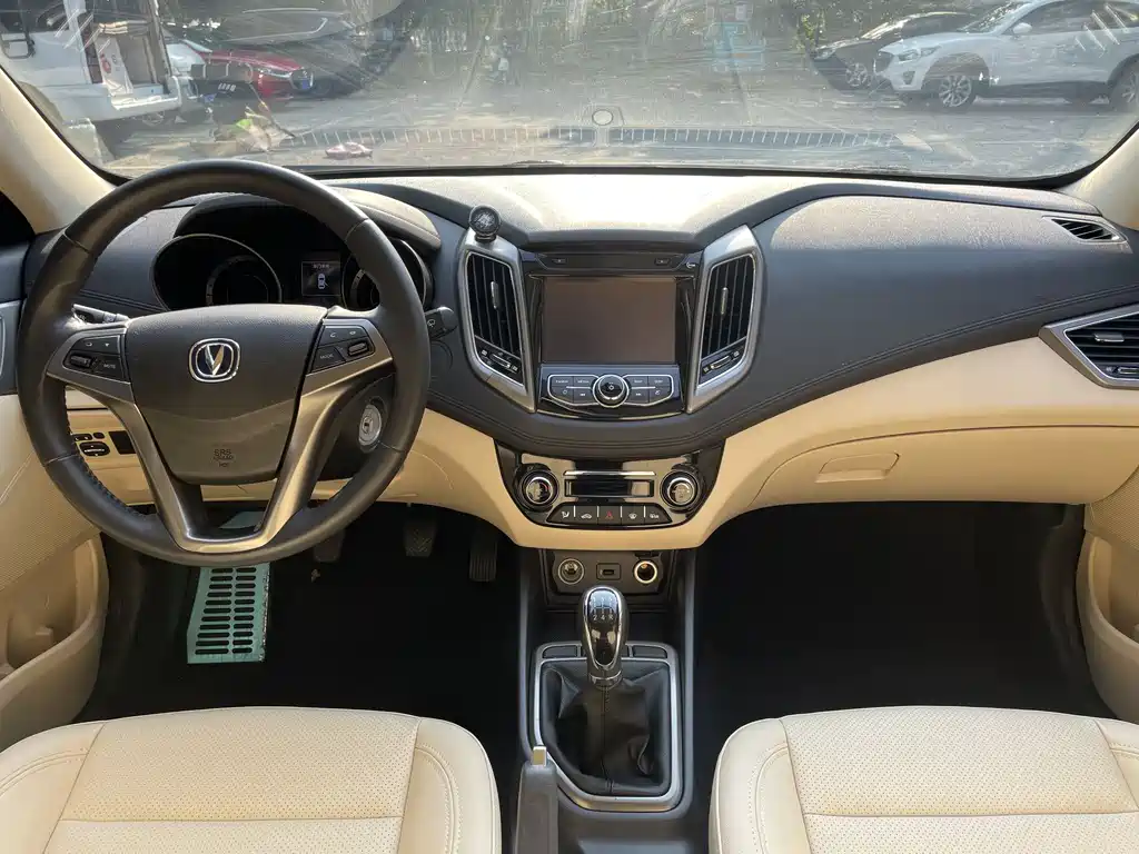 Changan Eado 2017 — фото 12