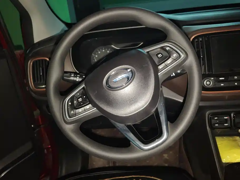 GAC Trumpchi GS3 2017 — фото 15