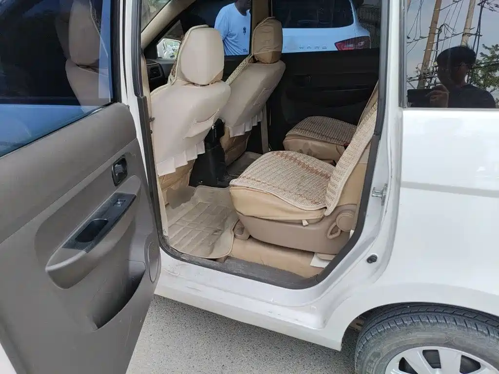Wuling Hongguang 2018 — фото 15