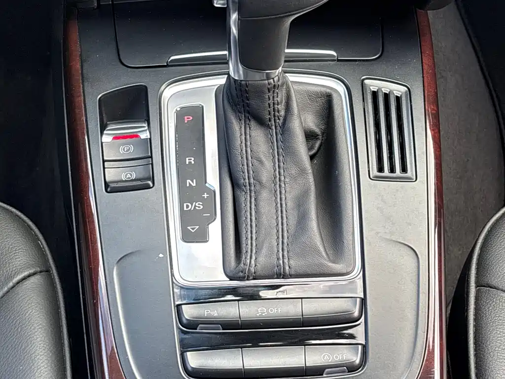 Audi A4L 2012 — фото 20
