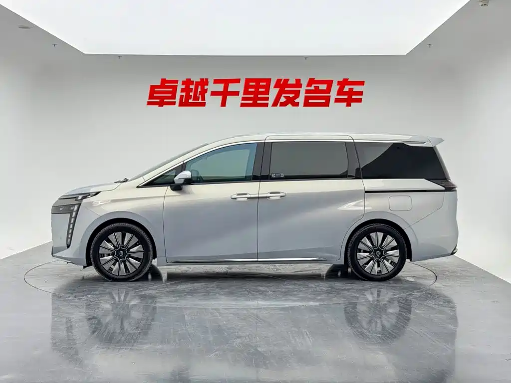 GAC Trumpchi E8 PHEV 2024 — фото 4