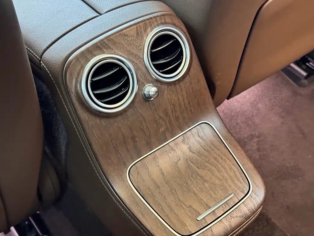 Mercedes-Benz E-Class 2023 — фото 11