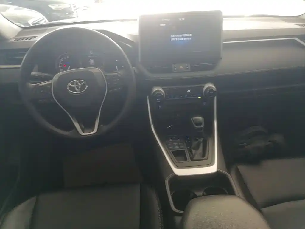 Toyota RAV4 2020 — фото 10