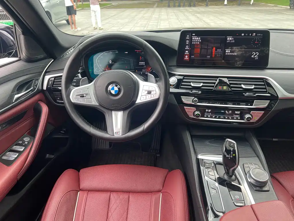 BMW 5 Series 2023 — фото 12