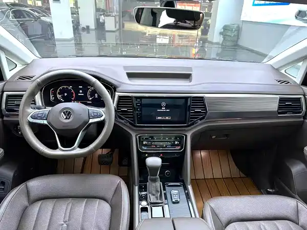 Volkswagen Viloran 2020