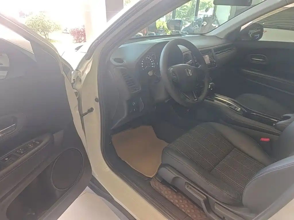Honda Vezel 2015 — фото 16