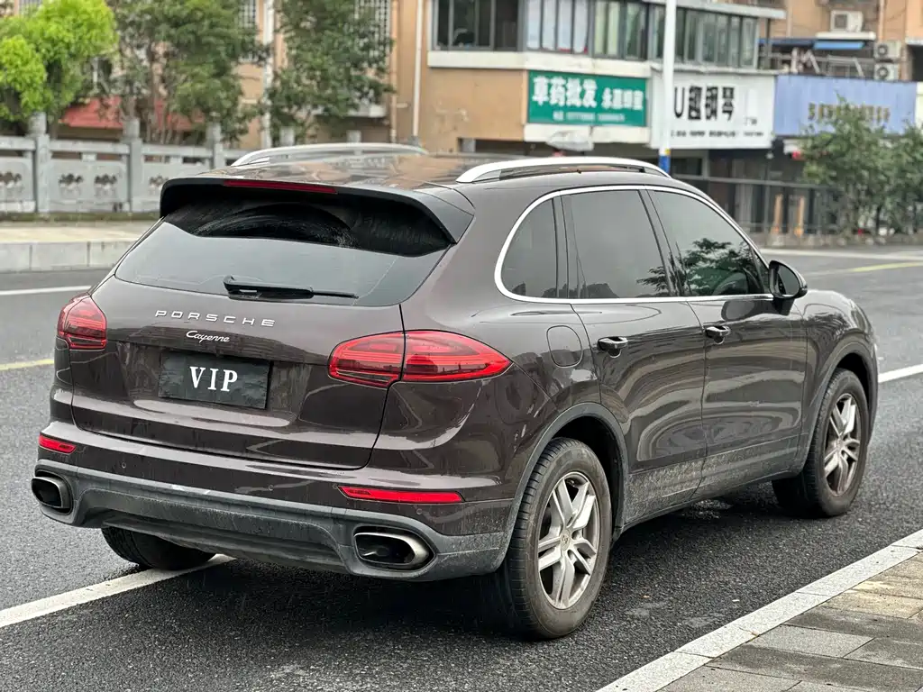Porsche Cayenne 2017 — фото 12