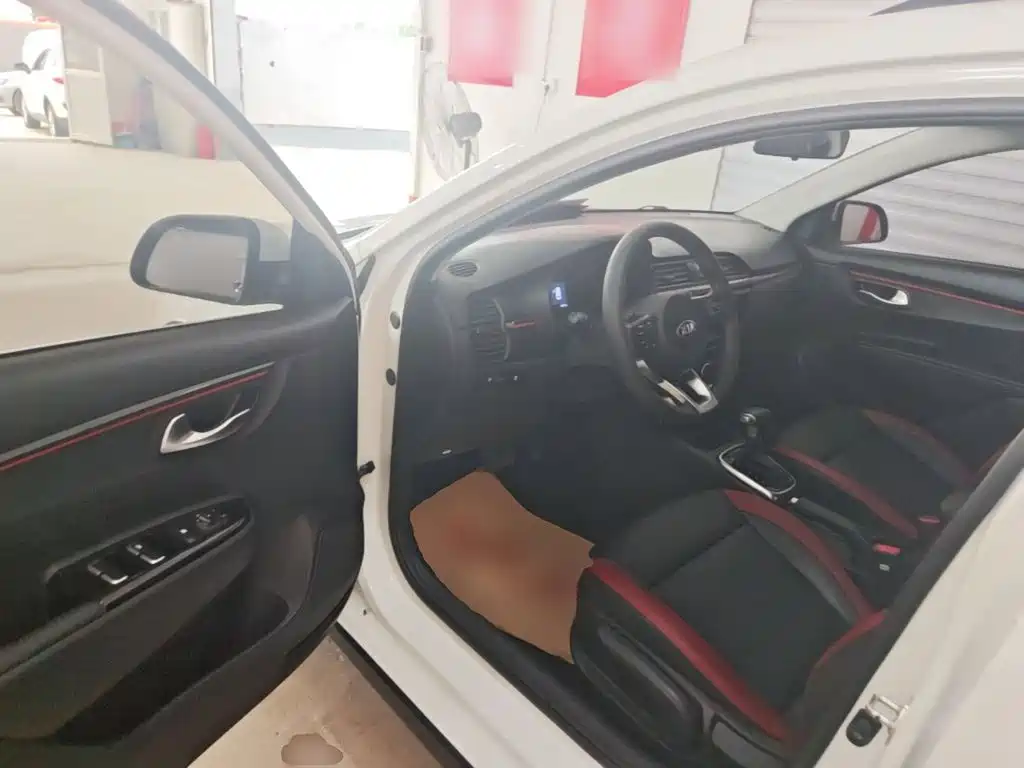 Kia KX CROSS 2017 — фото 16