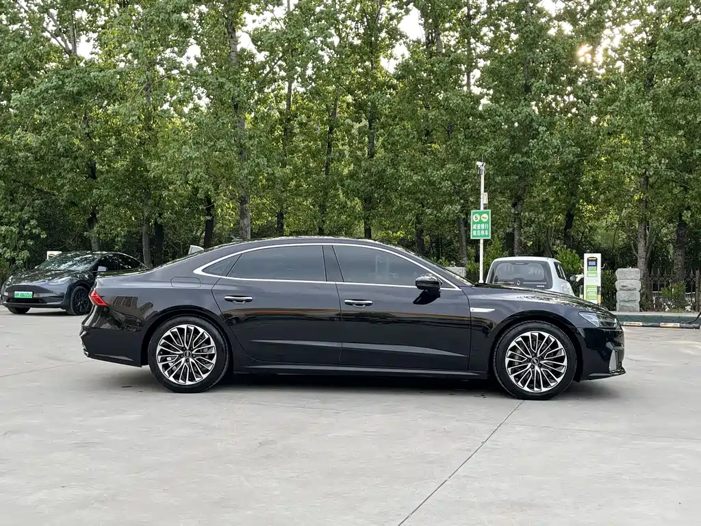 Audi A7L 2024 — фото 14