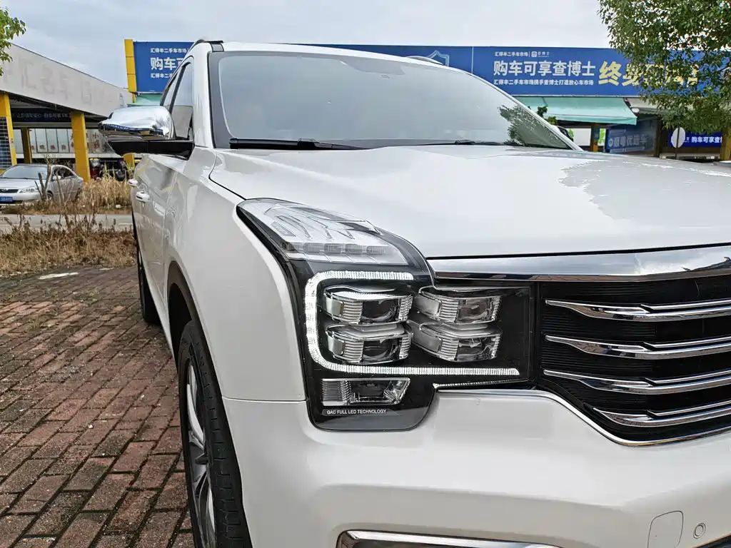 GAC Trumpchi GS8 2017 — фото 15