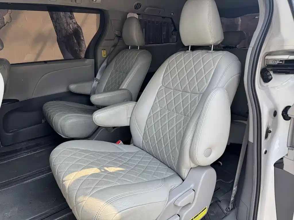 Toyota Sienna 2019
