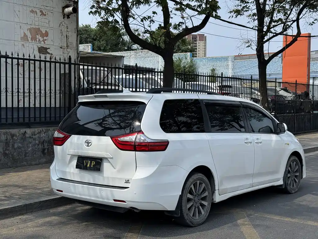 Toyota Sienna 2019
