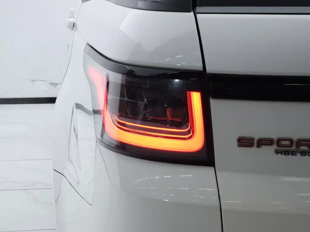 Land Rover Range Rover Sport 2017 — фото 23