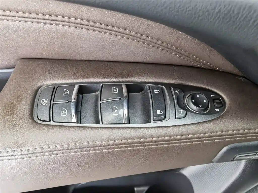 Infiniti QX60 2015 — фото 9