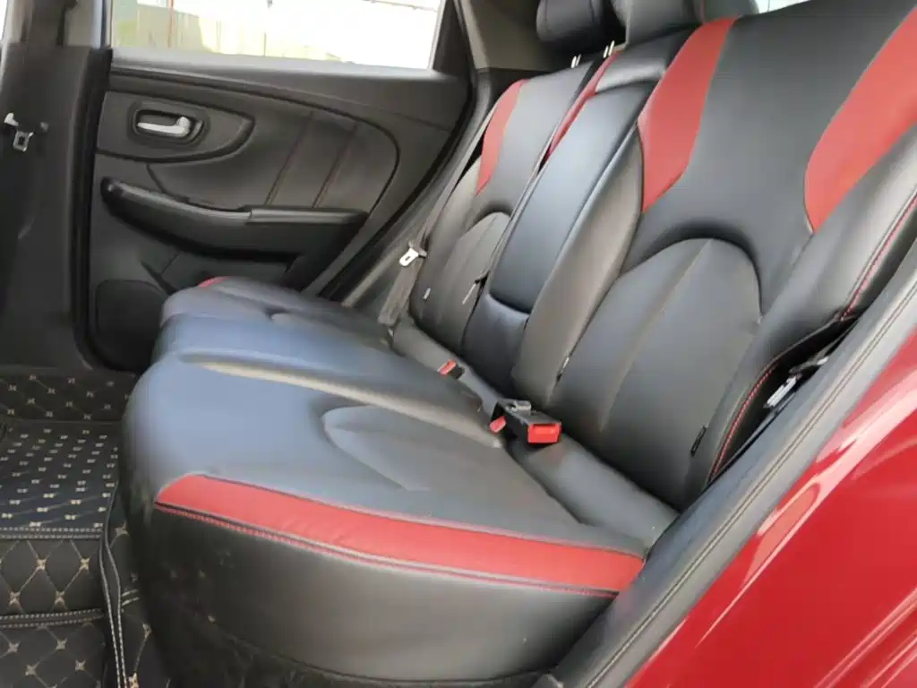 Luxgen U5 SUV 2018 — фото 17