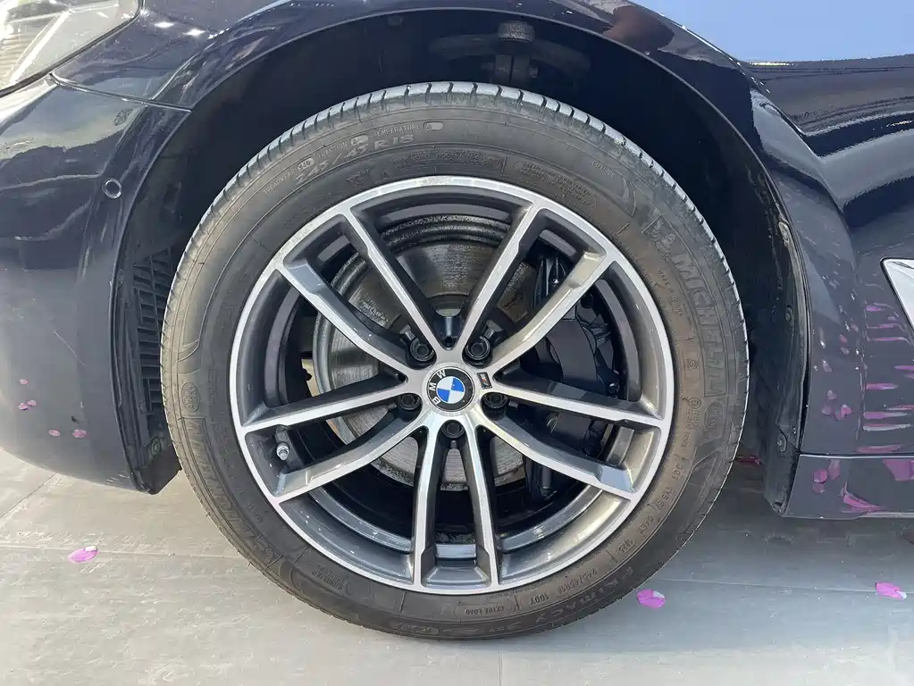 BMW 5 Series 2022 — фото 17