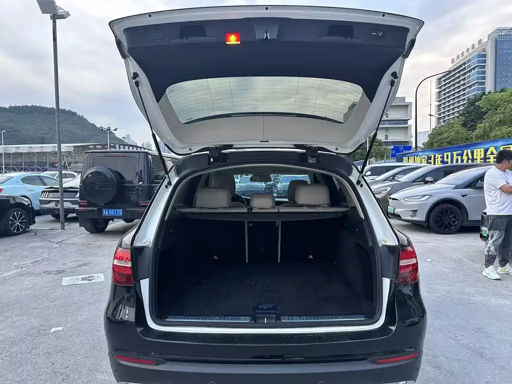 Mercedes-Benz GLC 2017 — фото 18