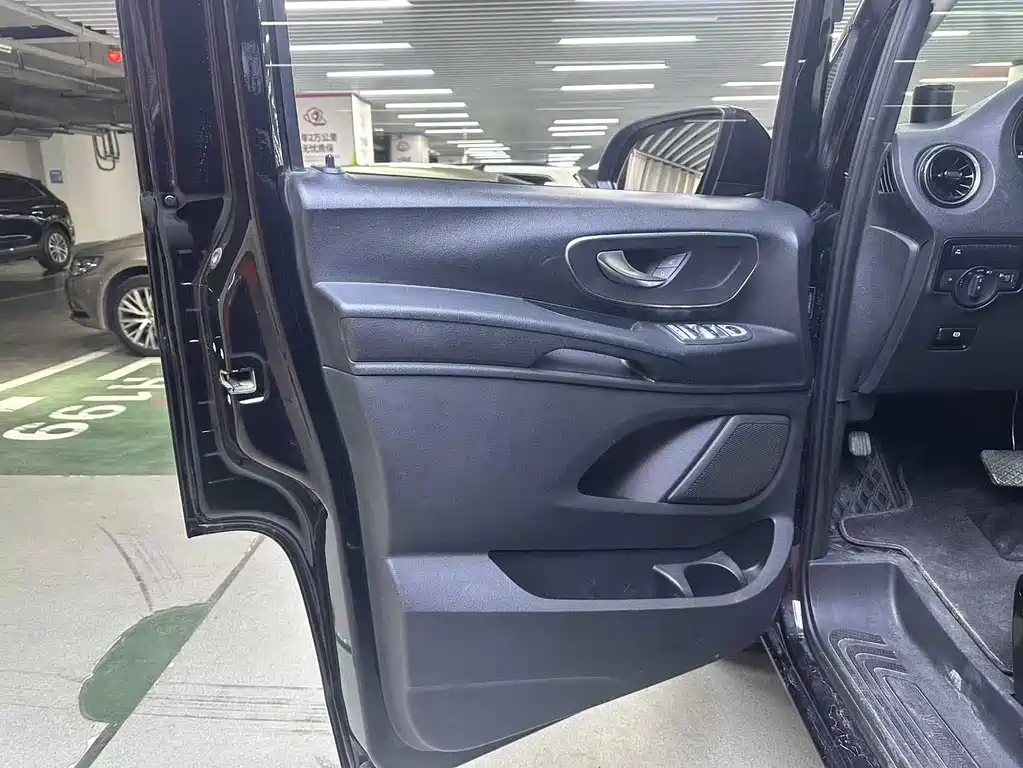 Mercedes-Benz Vito 2023 — фото 12