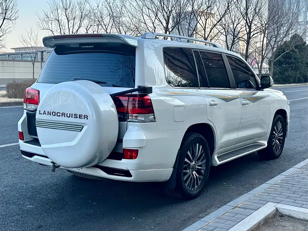 Toyota Land Cruiser 2016 — фото 15