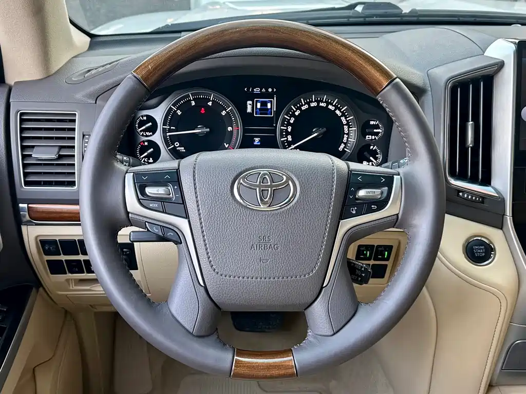 Toyota Land Cruiser 2016 — фото 7
