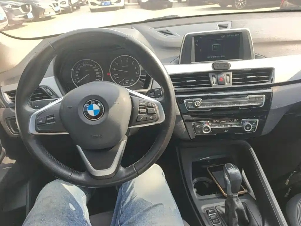 BMW X1 2018 — фото 10