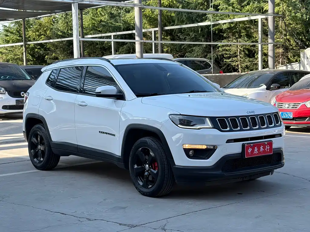 Jeep Compass 2017 — фото 3