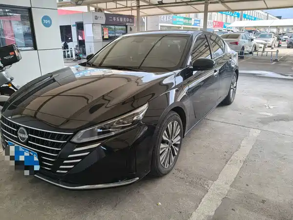 Nissan Teana 2023