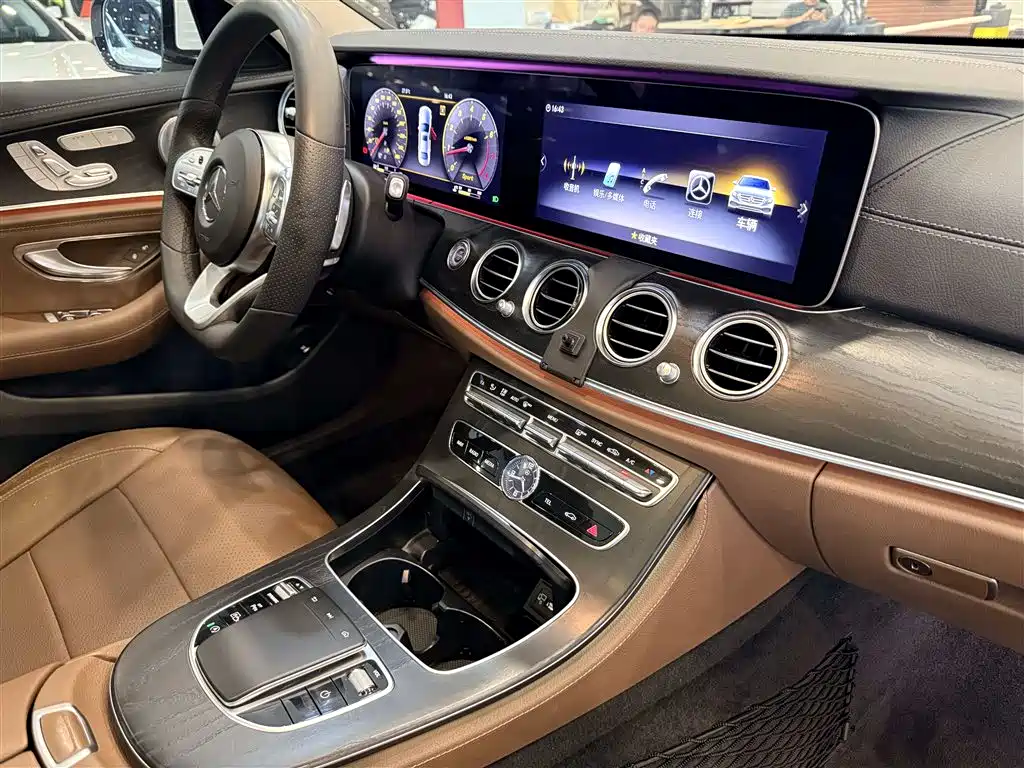 Mercedes-Benz E-Class 2019 — фото 19