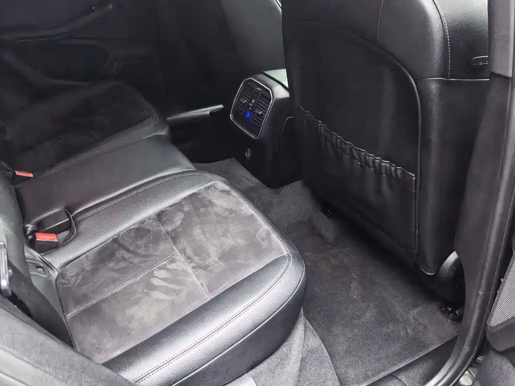 Porsche Macan 2018 — фото 13