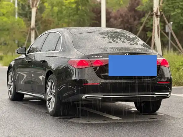 Mercedes-Benz E-Class 2024